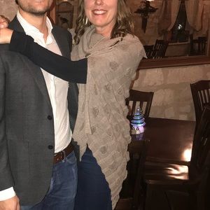 BEAUTIFUL SHUPACA Sweater; Lovely Taupe & Soft Details w/Tortoiseshell Buttons